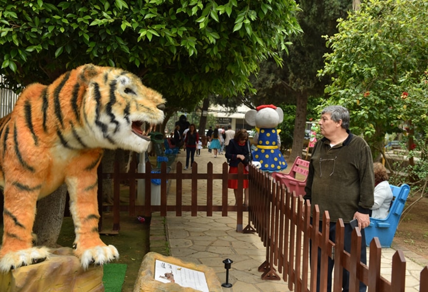 animatronic tiger.jpeg