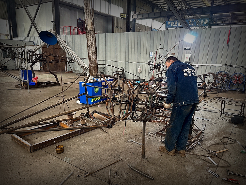 Dinosaur Skeleton Welding Dinosaur Skeleton Welding