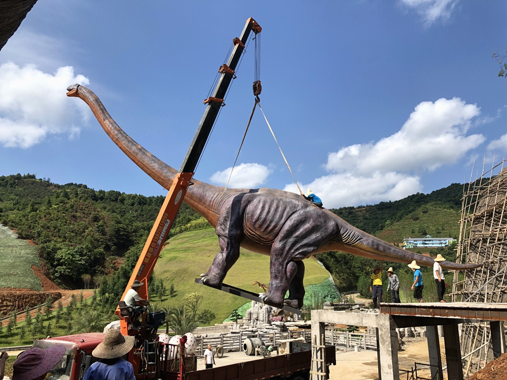 Find Balance Before Hoisting the Dinosaur Find Balance Before Hoisting the Dinosaur