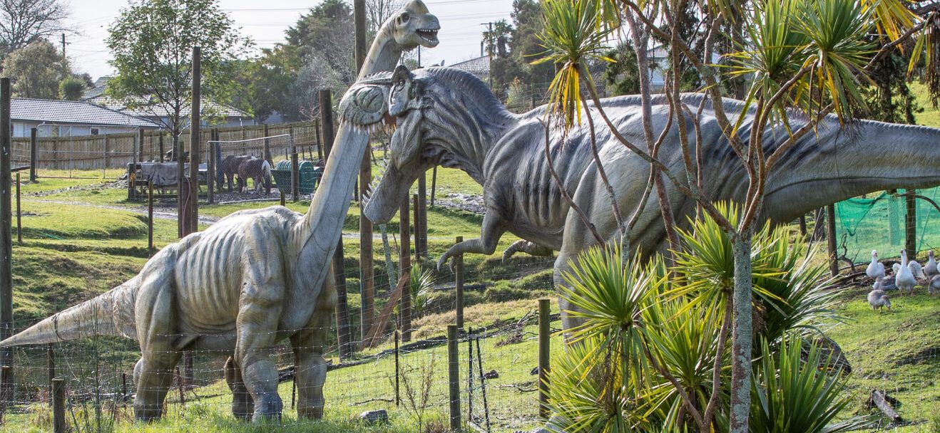 Essential animatronic dinosaur features 5 must-haves.jpg