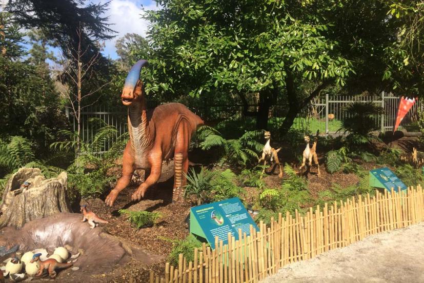 Dinosaur,costume,animatronic,differences