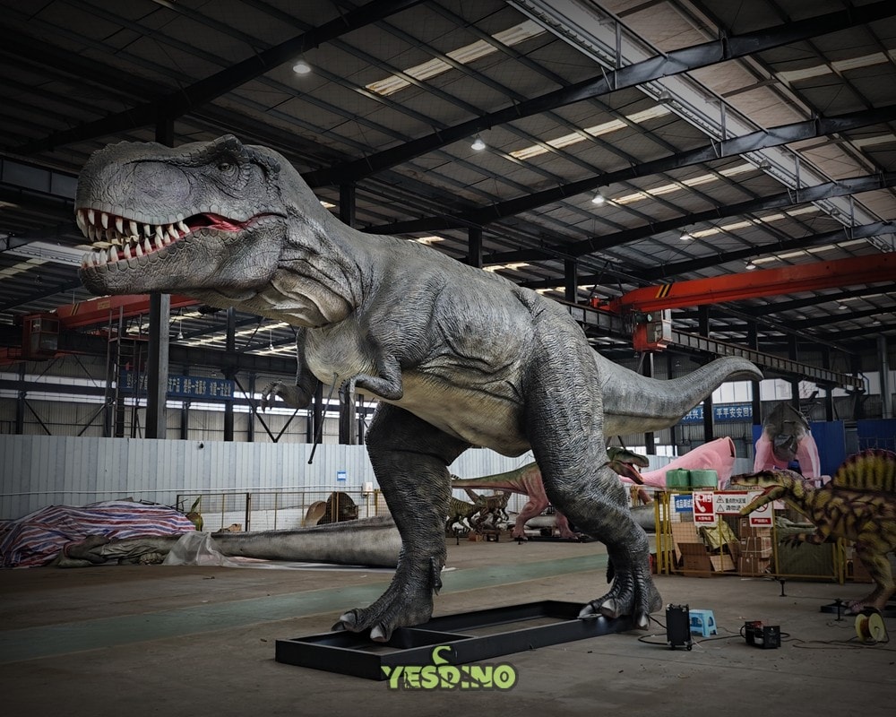 T-Rex vs Velociraptor Animatronics 7 Technical Comparisons.jpg