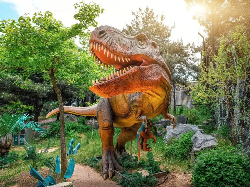 animatronic t-rex in garden