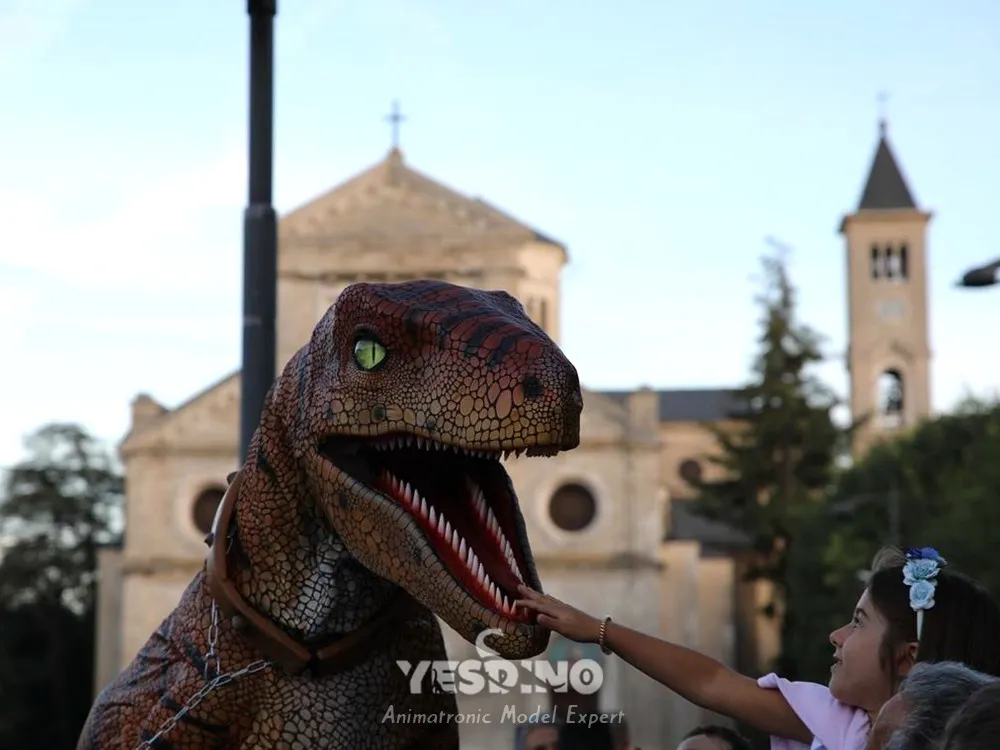 Animatronic dinosaur costume draws huge crowd popularity.webp