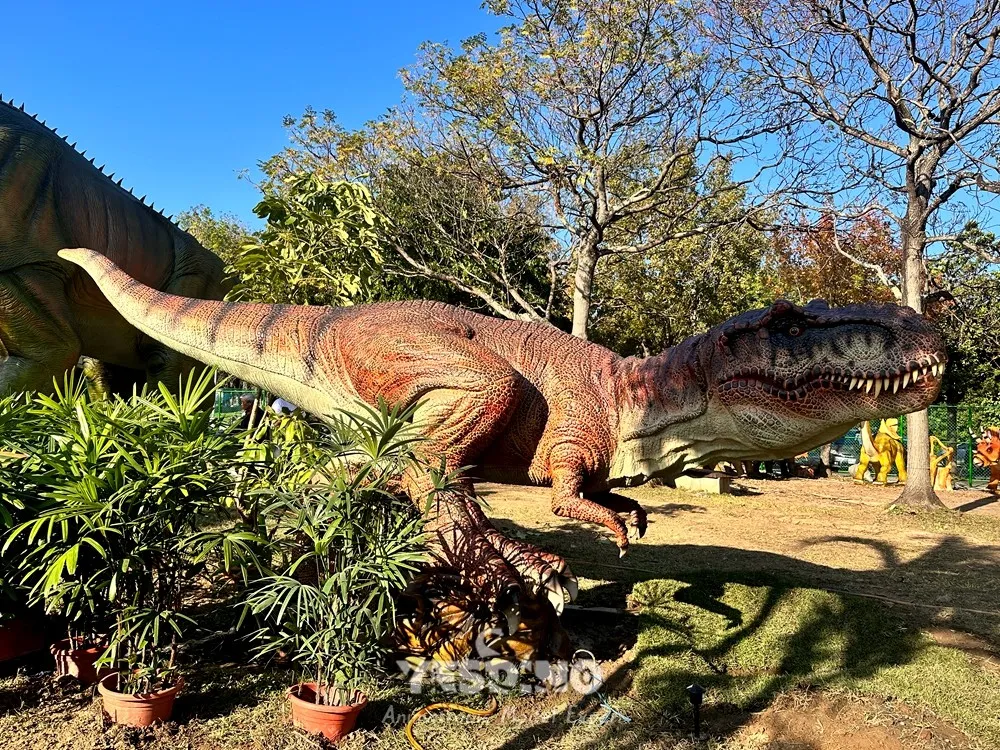animatronic t-rex model in park animatronic t-rex model in park