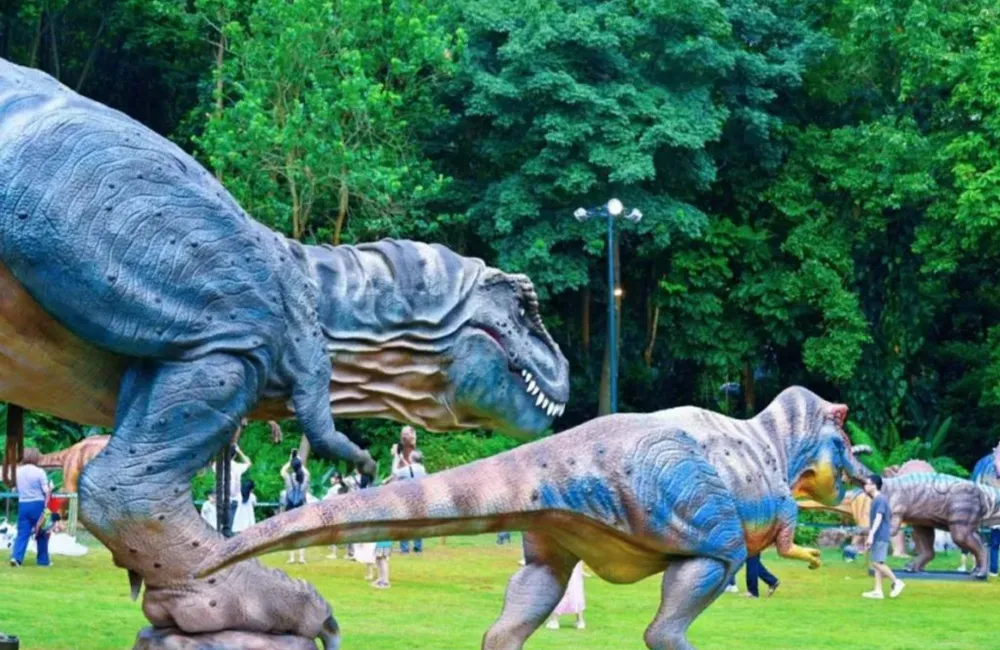 Lifelike Animatronic Dinosaurs