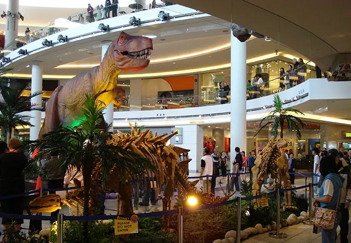 15m animatronic T‑Rex in shopping mall atrium