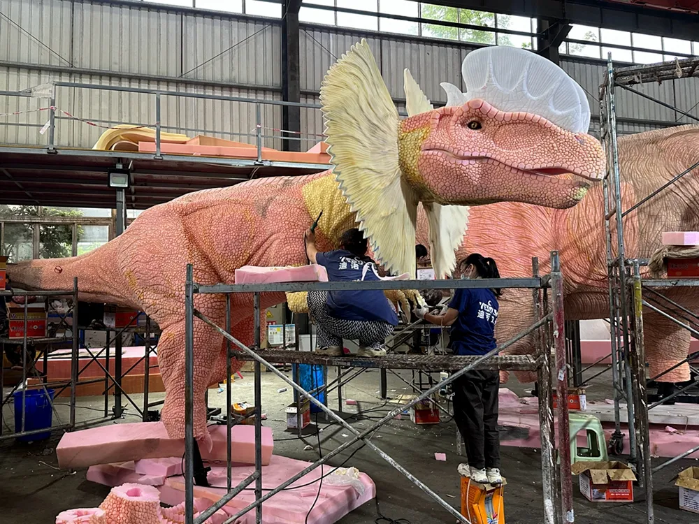 Heat embossing skin texture for 7m Dilophosaurus
