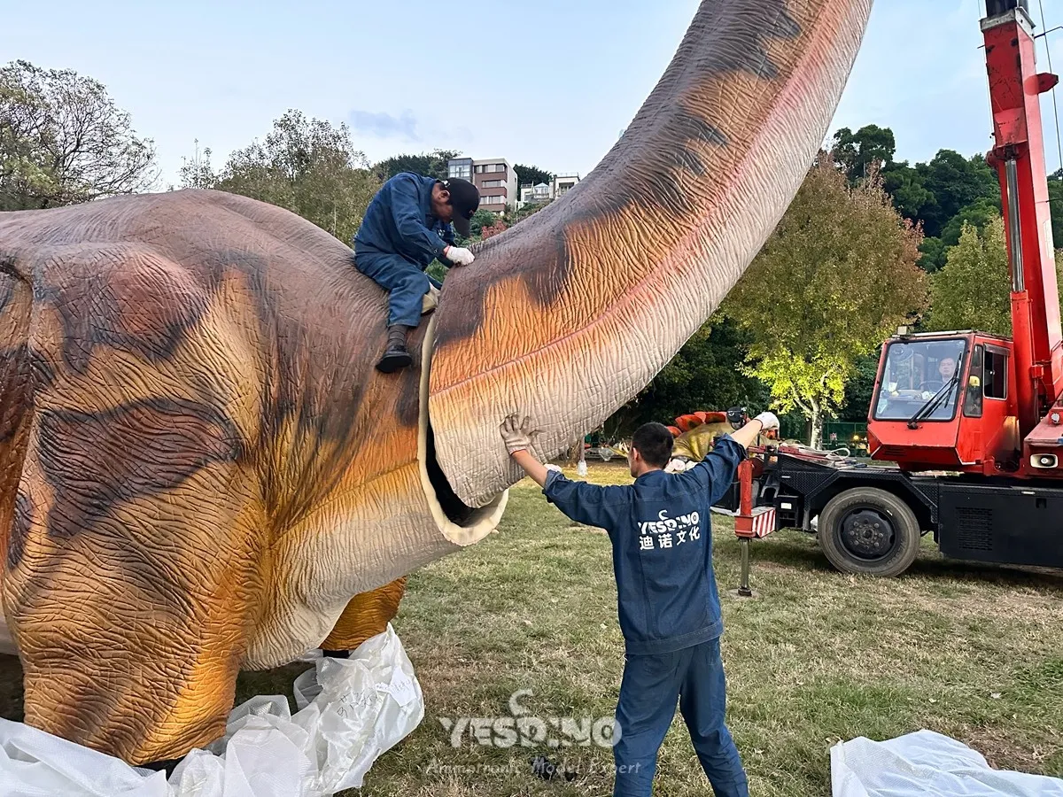 Neck assembly for 20‑meter Mamenchisaurus Neck assembly for 20‑meter Mamenchisaurus