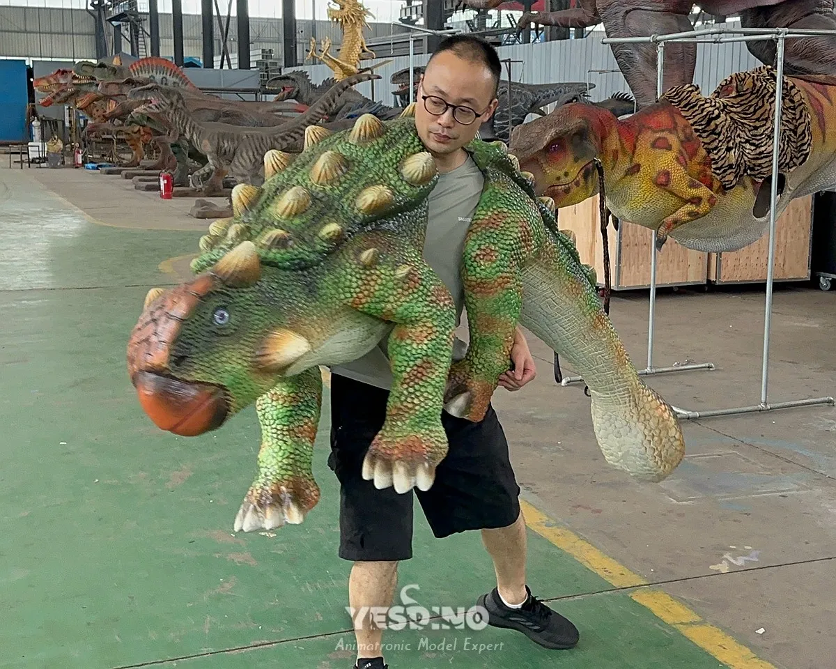 Ankylosaurus Shoulder Puppet, 1.5-1.8m